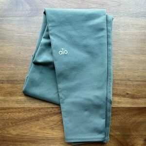 ALO 7/8 High-Waist Airbrush Legging in Dark Cactus - size S